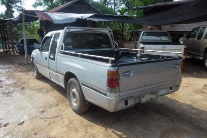 รถกระบะisuzuหน้าหนูสวยๆๆนะครับระบบไฟฟ้าเครื่อง2500ภายในสวยเอกสารทะเบียนพร้อมยางดีแอร์เย็น