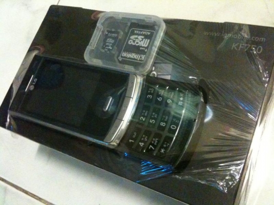 ขายโทรศัพท์พร้อมใช้ของใหม่  LG KF750 ครบยกกล่อง