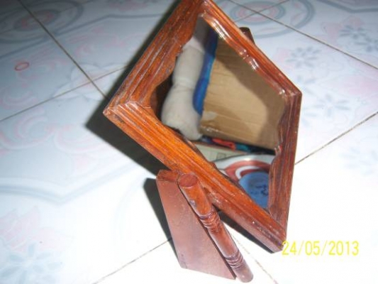 ขายกระจกส่องหน้า ตั้งโต๊ะ  ไม้สัก