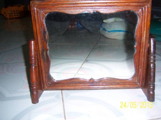ขายกระจกส่องหน้า ตั้งโต๊ะ  ไม้สัก