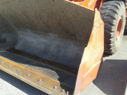 รถตักล้อยาง ยี่ห้อ HITACHI160-7