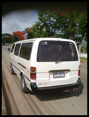 รถตู้หัวจรวด สภาพดี สวยมาก แอร์เย็นช่ำสุดๆ