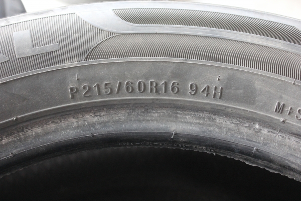 ขายยาง 215-60-16 1ชุด ปี11 ถูกๆ 4500.-