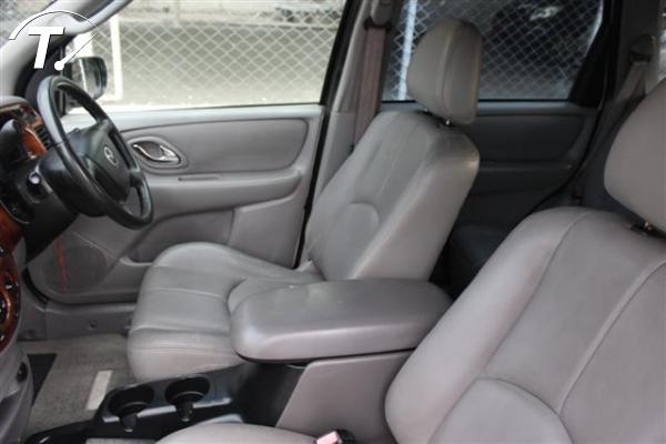 ขาย 2004 MAZDA TRIBUTE 3.0 V6 สีขาว เจ้าของขายเอง มีsunroof