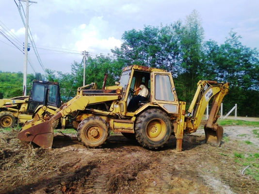 ขายด่วน..รถตักหน้าขุดหลัง CAT 428B รถสวย พร้อมใช้งาน มีแอร์เย็นฉ่ำ มีทะเบียน.