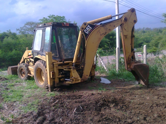 ขายด่วน..รถตักหน้าขุดหลัง CAT 428B รถสวย พร้อมใช้งาน มีแอร์เย็นฉ่ำ มีทะเบียน.