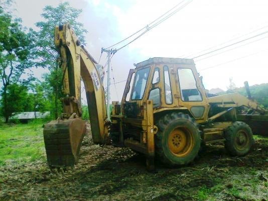 ขายด่วน..รถตักหน้าขุดหลัง CAT 428B รถสวย พร้อมใช้งาน มีแอร์เย็นฉ่ำ มีทะเบียน.