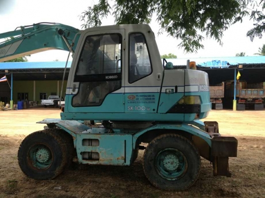 แบคโฮล้อยางKOBELCO SK100W 2เพลา มีลายหัวเจาะ(เก่านอก)