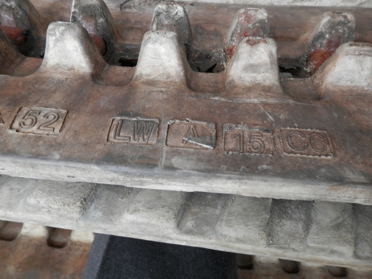 แทรคยาง สภาพ80\% .ใช้กับรถแบคโฮขนาดPC20 ขายถูก1คู่