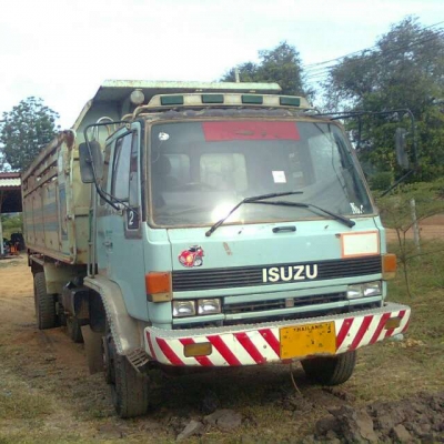 ต้องการขายรถบรรทุก 10 ล้อดั้ม