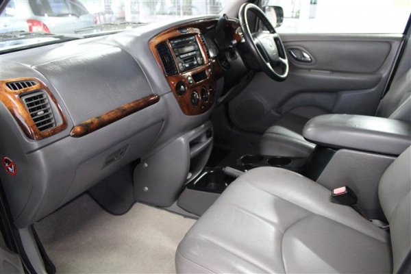 ขาย 2004 MAZDA TRIBUTE 3.0 V6 สีขาว เจ้าของขายเอง มีsunroof