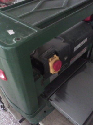 เครื่องใสไม้ป้อนไม้อัติโนมัติปรับขึ้นลงตามความหนาของไม้ได้