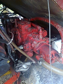 ขายรถเกี่ยวข้าว กระทิงเปลี่ยว พร้อมเทเลอร์ลาก 390000บาท