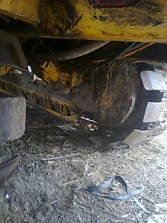 ขายรถเกี่ยวข้าว กระทิงเปลี่ยว พร้อมเทเลอร์ลาก 390000บาท