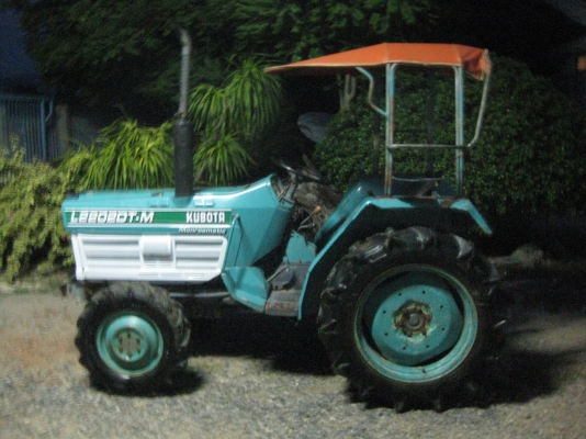 ขาย Kubota L2202DT-M 2เพลา พร้อมผาน5 1พวง สนใจติดต่อครับ