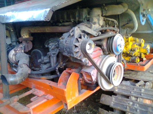 ขายรถเกี่ยวข้าวอุ้มสภาพดีพร้อมใช้ 550000บาท