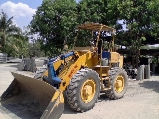 รถตัก JH30 KOMATSU มี 2 คัน (บุรีรัมย์)