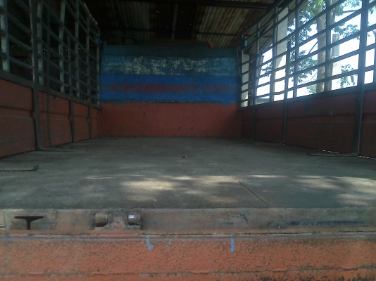 ขายรถหกล้อนิสสัน UD  180  แรง เดิมเป็นรถการไฟฟ้า แท้ห้าง