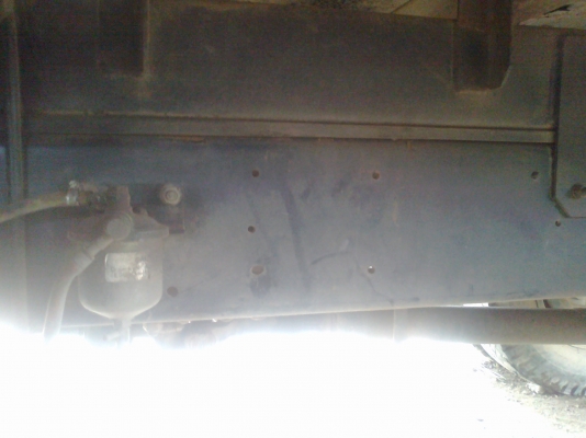 ขายรถหกล้อนิสสัน UD  180  แรง เดิมเป็นรถการไฟฟ้า แท้ห้าง