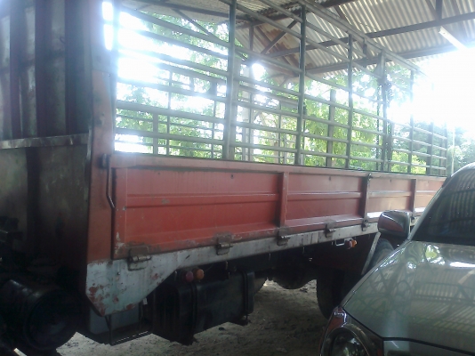 ขายรถหกล้อนิสสัน UD  180  แรง เดิมเป็นรถการไฟฟ้า แท้ห้าง