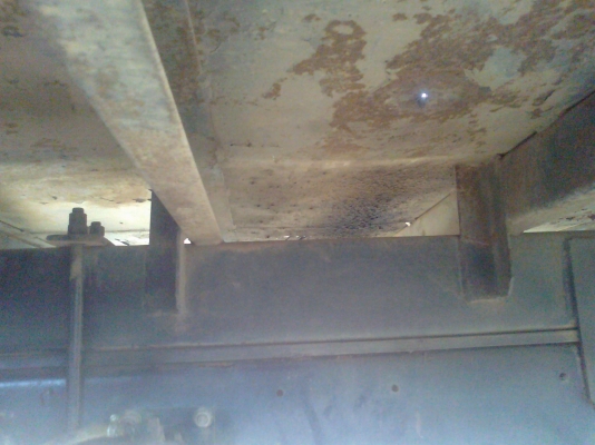 ขายรถหกล้อนิสสัน UD  180  แรง เดิมเป็นรถการไฟฟ้า แท้ห้าง