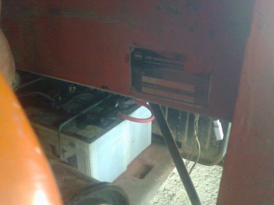 ขายรถหกล้อนิสสัน UD  180  แรง เดิมเป็นรถการไฟฟ้า แท้ห้าง