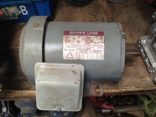 ขายมอเตอร์ mitsubishi 1 Hp. 2800 RPM. 380 v สภาพสวยพร้อมใช้งาน