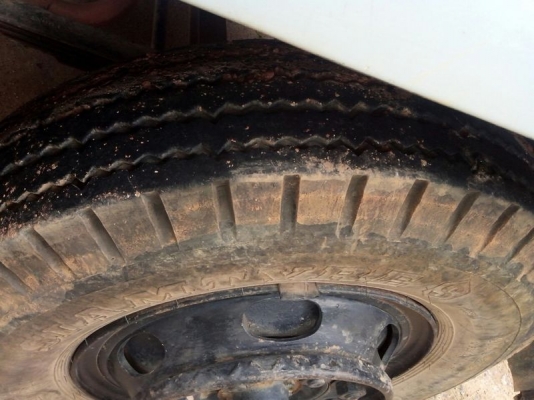 รถอิซูซุ 6 ล้อดั้ม FTR 195 แรงม้า  สนใจติดต่อ 081 - 6079515