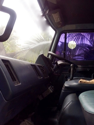 รถอิซูซุ 6 ล้อดั้ม FTR 195 แรงม้า  สนใจติดต่อ 081 - 6079515