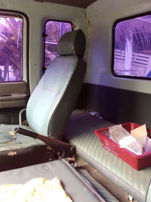 รถอิซูซุ 6 ล้อดั้ม FTR 195 แรงม้า  สนใจติดต่อ 081 - 6079515