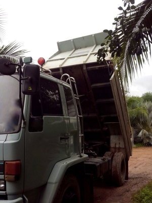 รถอิซูซุ 6 ล้อดั้ม FTR 195 แรงม้า  สนใจติดต่อ 081 - 6079515