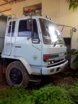 รถอิซูซุ 6 ล้อดั้ม FTR 195 แรงม้า  สนใจติดต่อ 081 - 6079515