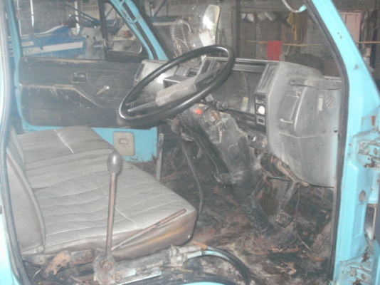 ขาย ISUZU NKR 88 แรงม้า รถห้างแท้สภาพสวยครับ ดั๊มเกษตรครับ