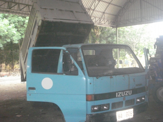 ขาย ISUZU NKR 88 แรงม้า รถห้างแท้สภาพสวยครับ ดั๊มเกษตรครับ