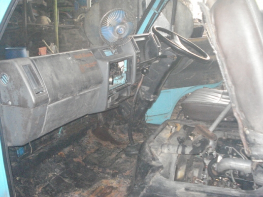 ขาย ISUZU NKR 88 แรงม้า รถห้างแท้สภาพสวยครับ ดั๊มเกษตรครับ