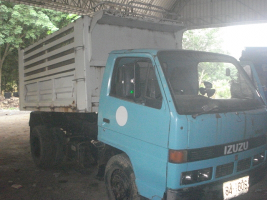 ขาย ISUZU NKR 88 แรงม้า รถห้างแท้สภาพสวยครับ ดั๊มเกษตรครับ