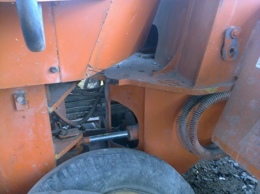 รถตักล้อยางฮิตาชิ LX80 ซุปเปอร์ สีเดิมๆเครื่องเดิม..(ขนาดเท่าKOMATSU 510).. รถตักล้อยางฮิตาชิ LX80 ซุปเปอร์ สีเดิมๆเครื่องเดิม..(ขนาดเท่าKOMATSU 510)..