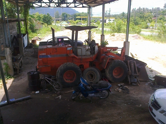 รถตักล้อยางฮิตาชิ LX80 ซุปเปอร์ สีเดิมๆเครื่องเดิม..(ขนาดเท่าKOMATSU 510).. รถตักล้อยางฮิตาชิ LX80 ซุปเปอร์ สีเดิมๆเครื่องเดิม..(ขนาดเท่าKOMATSU 510)..