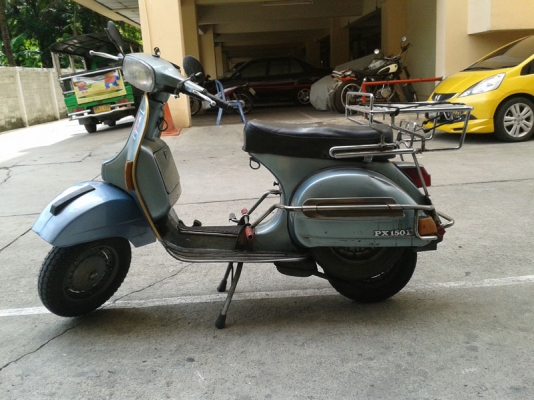 ขาย2คัน .. vespa px150 เเละ sprintเหลี่ยม รถคนเเก่ เดิมๆ บางๆ ทะเบียนเเท้พร้อมโอนทั้ง2คัน (รูปเยอะ)