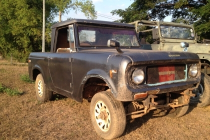 ขายรถ INTERNATIONAL SCOUT 2 คันซื้อ 1แถม1 รถขับเคลื่อน 4WD เครื่องเบนซิน สภาพดีทะเบียนเต็มรถเป็นชื่อ