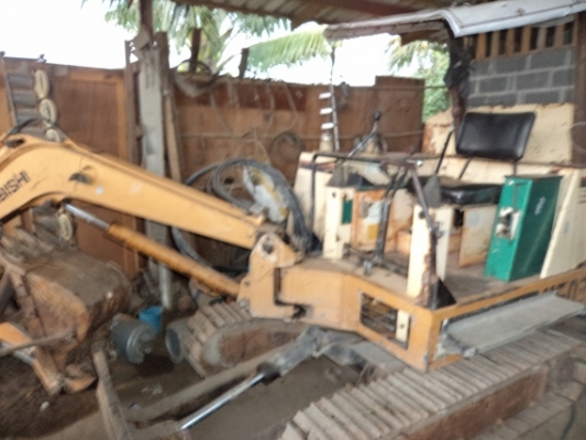 ขายแม็คโครเล็กเทียบเท่า PC 30 MITSUBISHI MOS 30 ใช้งานได้ดี