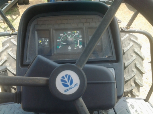 ขายรถไถ Ford New Holland 95  ขับเคลื่อน 4 ล้อ