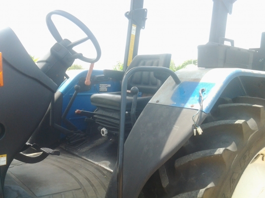 ขายรถไถ Ford New Holland 95  ขับเคลื่อน 4 ล้อ