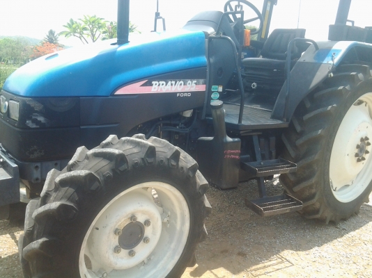 ขายรถไถ Ford New Holland 95  ขับเคลื่อน 4 ล้อ