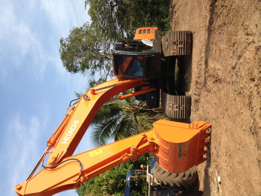 บริการให้เช่า รถแบคโฮ 200 บริการให้เช่า รถแบคโฮ 200