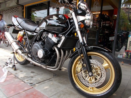 ขายHONDA cb40 version s ปี98 เก็บงานแล้ว
