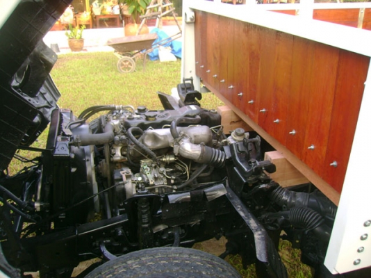 ISUZU NKR 69 E หัวการ์ตูนสูง เครื่อง 4HF1 120แรงม้า  บรรทุก 4 ล้อไม่ติดเวลา