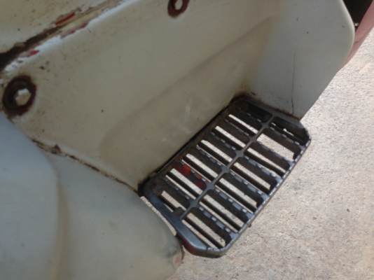 ISUZU ROCKY FTR 210 HP 6HH1 ปี 36 กระบะเหล็กความยาว 7 เมตรมีหางสไลด์ไฮดรอลิกส์ครบพร้อมใช้งาน เครื่องแน่นแรงดี ภายในเก๋งคอนโซลสวยครบ พวงมาลัยเพาเวอร์ ช่วงล่างคัชซีใหญ่สวยไม่มีดาม ยาง 9.00 ขอบ 20 สภาพดี 70\% พร้อมบรรทุกพร้อมใช้งาน เอกสารทะเบียนภาษีครบพร้อมโอ