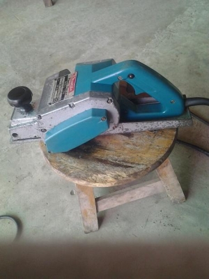 ขายกบไฟฟ้า MAKITA model : 1100 มือสอง สภาพดีมาก ขายกบไฟฟ้า MAKITA model : 1100 มือสอง สภาพดีมาก