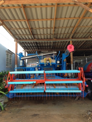 รถเกี่ยวข้าวลดราคาด่วน850000บาท รถเกี่ยวข้าวลดราคาด่วน850000บาท
